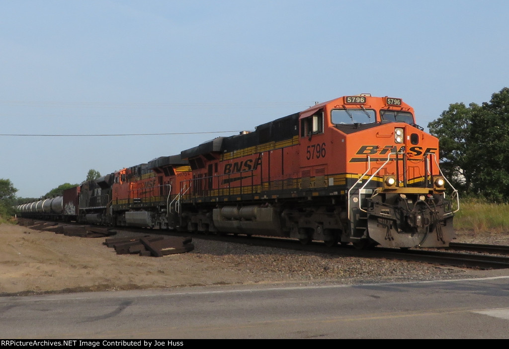 BNSF 5796 East